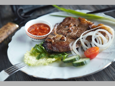 Стейк из оленины с сычуаньским перцем