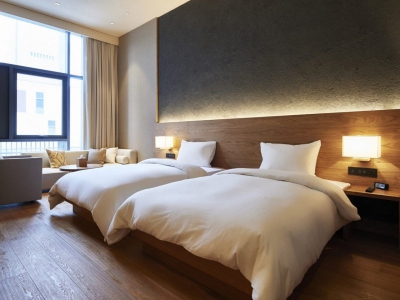 Ночная жизнь Амстердама перешла из баров в отели