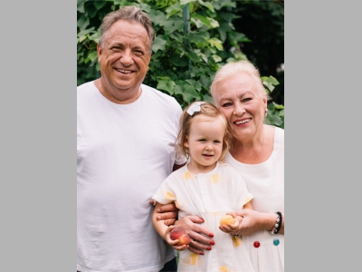 Виктор был моим принцем  в белом кителе...