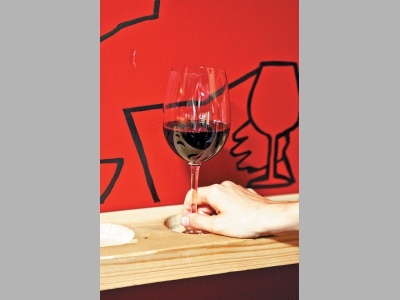 «Садитесь, выпейте вина» —  это наша мантра. Она работает