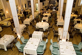 Накрываем стол