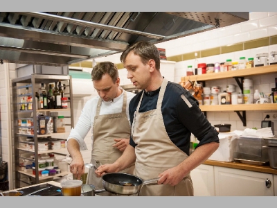 Школа Шефа в Novikov School: открыт отбор на первый бесплатный курс для поваров, которые хотят стать шефами!