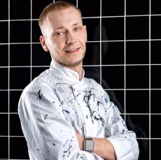 Антон Исаков