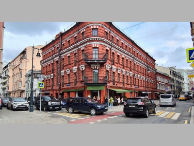 На Патриарших закрываются рестораны