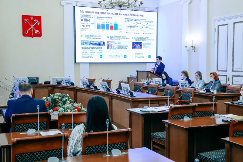 Более 58% петербуржцев заняты в малом и среднем бизнесе.