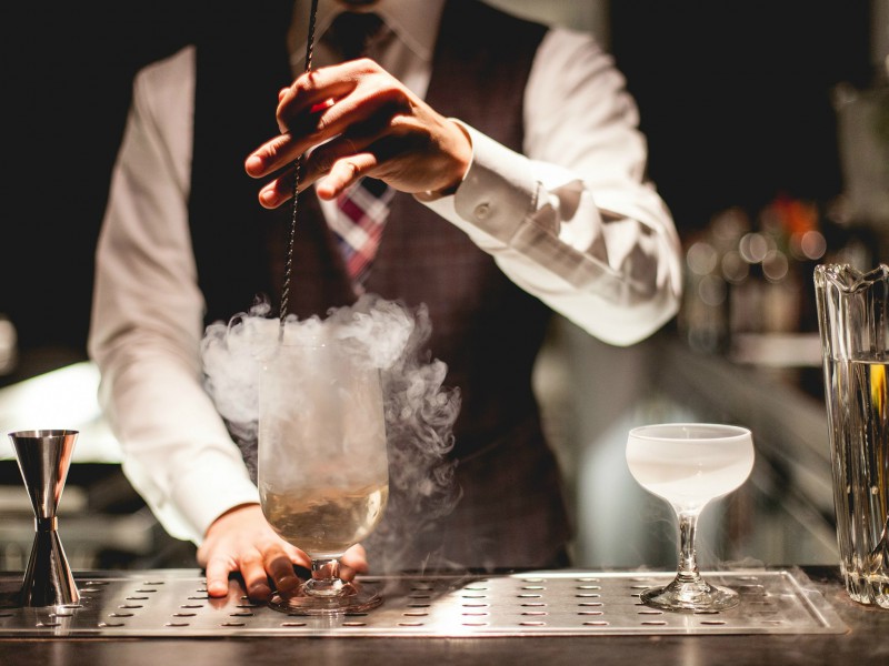 6 февраля отмечаем Международный день бармена