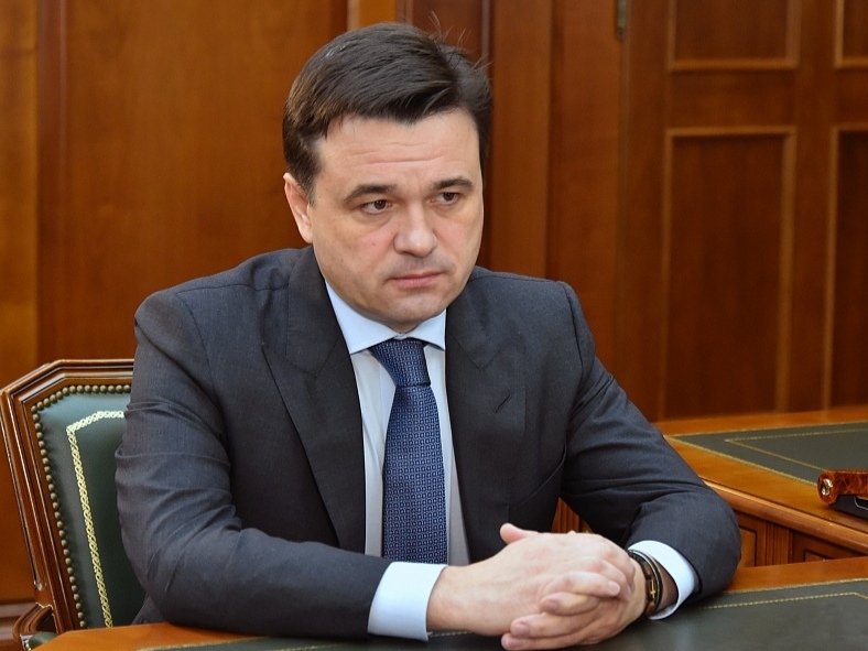 Губернатор Подмосковья готов открыть торговые центры и летние кафе