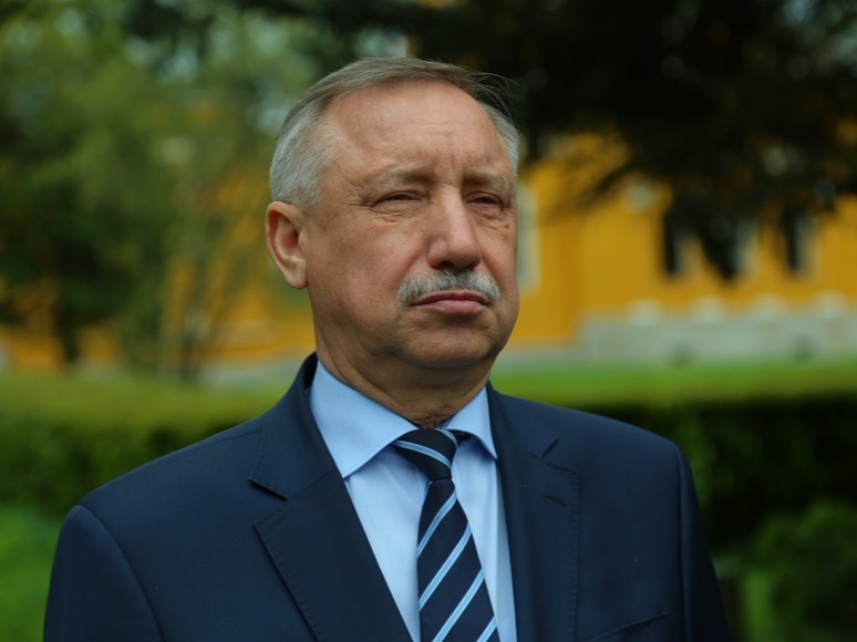 Александр Беглов посетил один из баров Петербурга, попадающий под закон о «наливайках»