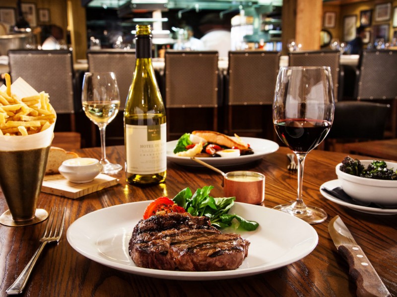 Как рестораны Петербурга пережили новогодний локдаун?