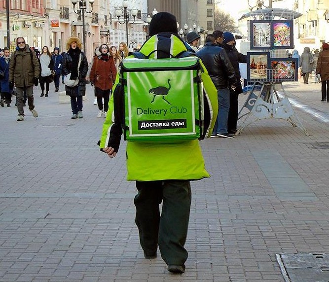 Не дайте замерзнуть курьеру!