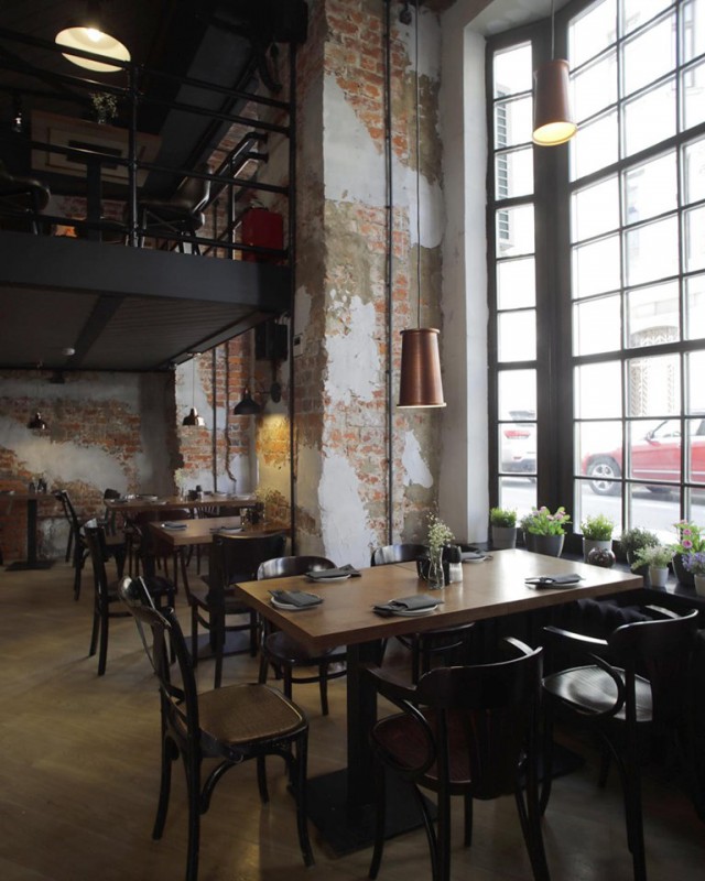 В Москве открылся ресторан Junk Food and Bar с анти-ЗОЖ концепцией