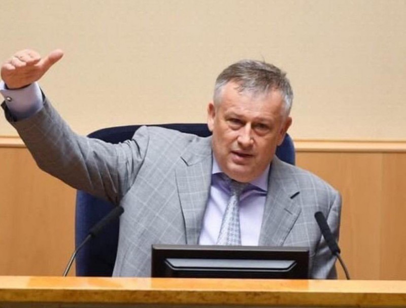 В Ленинградской области изменились ковидные ограничения на Новый год