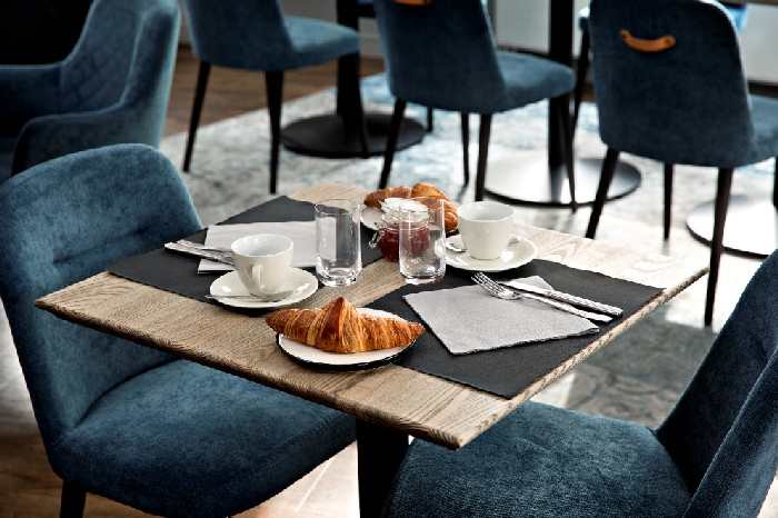 Создайте атмосферу праздника вместе с салфетками Tork LinStyle