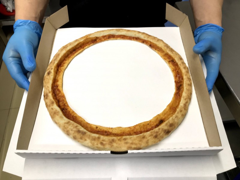 Якутские предприниматели выпекают пиццу только из корочки – в знак обнуления доходов