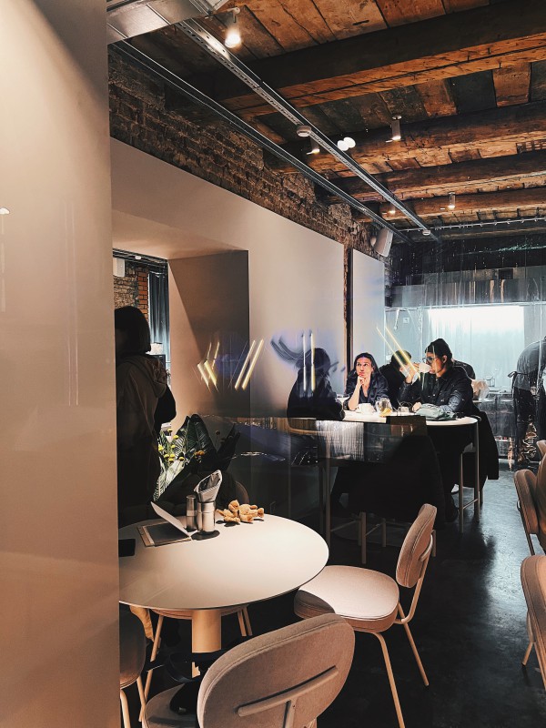 Завтраки, десерты и игристое в Третьем месте