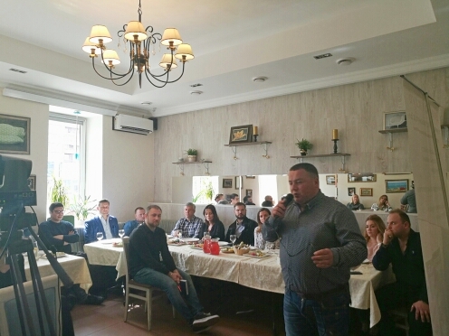 Гриль-бар «Рёбра House» встретил участников Делового клуба журнала «РесторановедЪ»