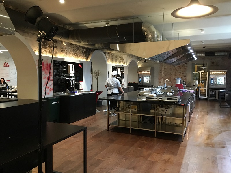 Школа S.V.Ch.: работа на сверхвысоких частотах