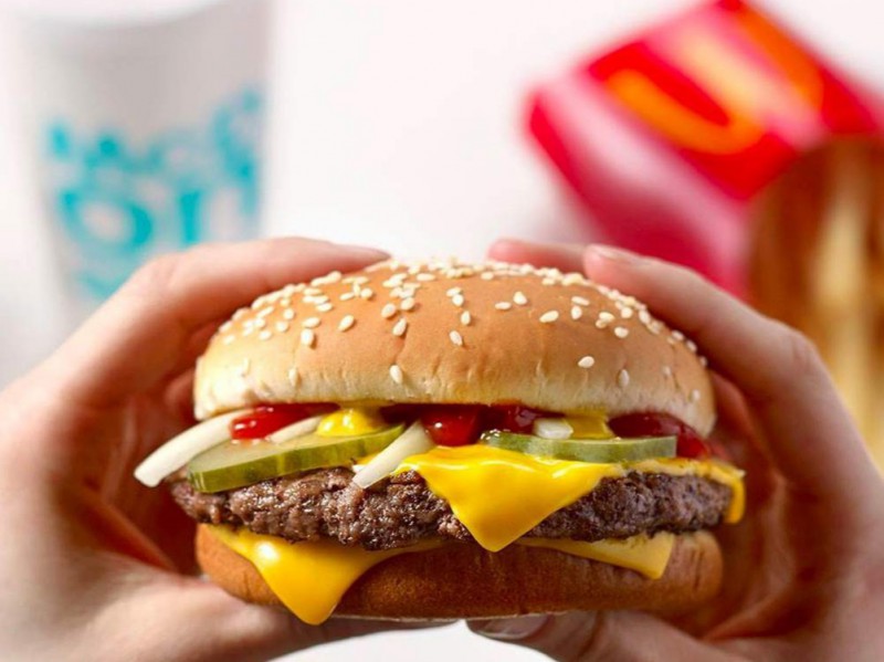 После окончания самоизоляции россияне наверняка вернутся в рестораны. В фастфуд – точно