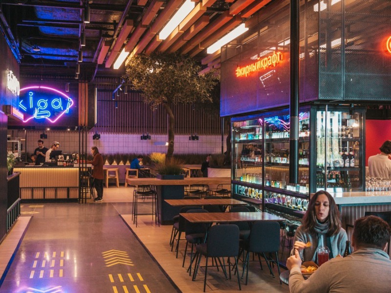 Возобновление работы фуд-кортов в Петербурге пока не вызвало покупательского ажиотажа