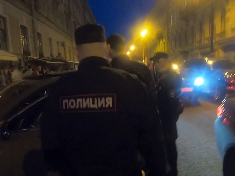 После патрулирования Рубинштейна в отделы полиции увезли более 30 человек