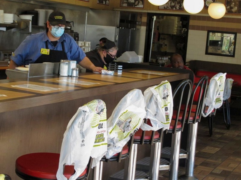 Почему бизнесмены США не спешат открывать рестораны?