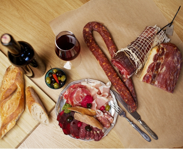 В Петербурге открылось «Анонимное Общество Усердных Дегустаторов»