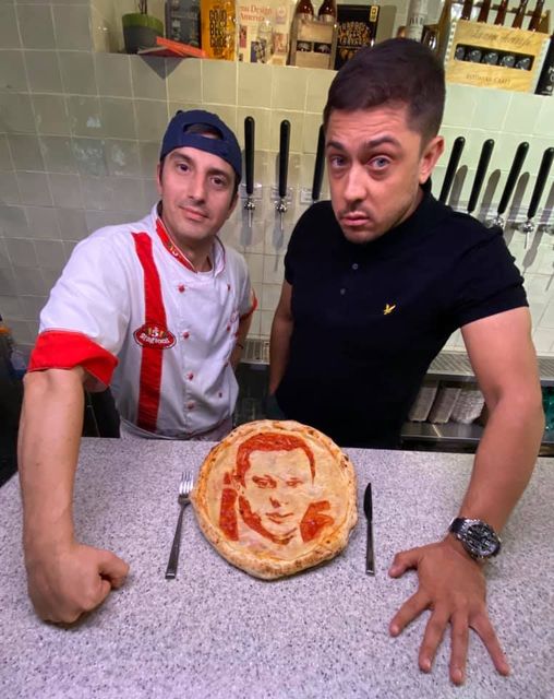 Автор закона о «наливайках» появился на пицце