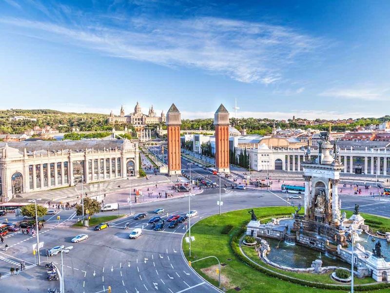 В Барселоне открываются рестораны и кафе