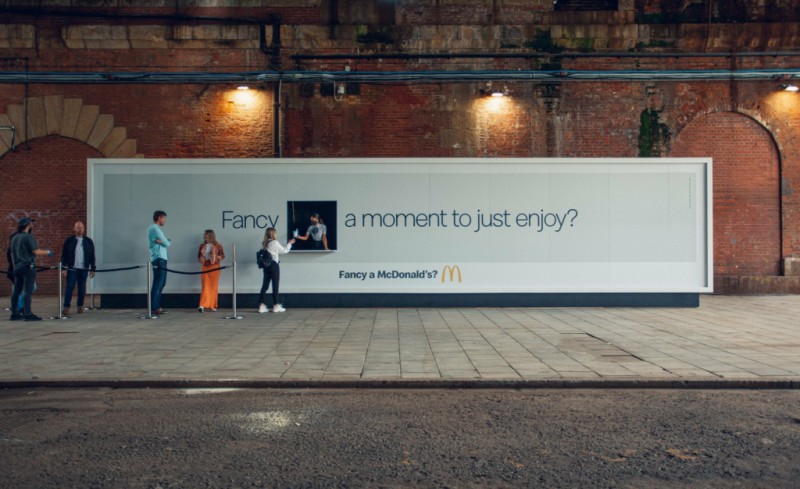 Мороженое из билборда