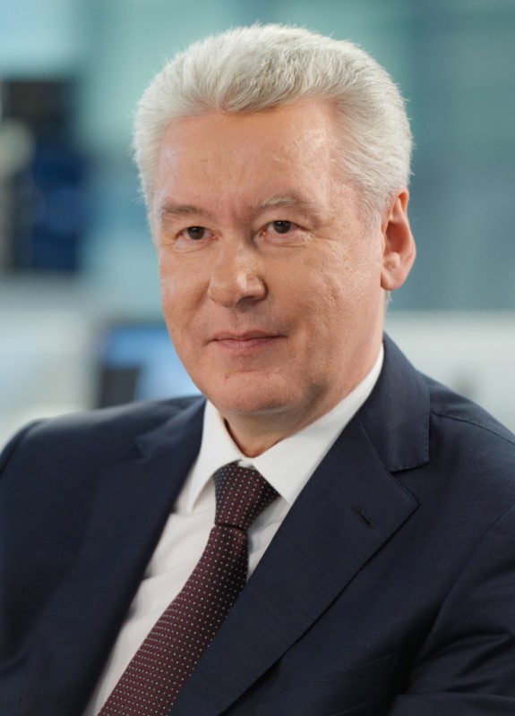 Столичные летние кафе и веранды продолжат принимать гостей без предъявления QR-кодов