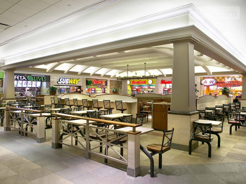 Работники фуд-кортов на самоизоляции разъехались по домам