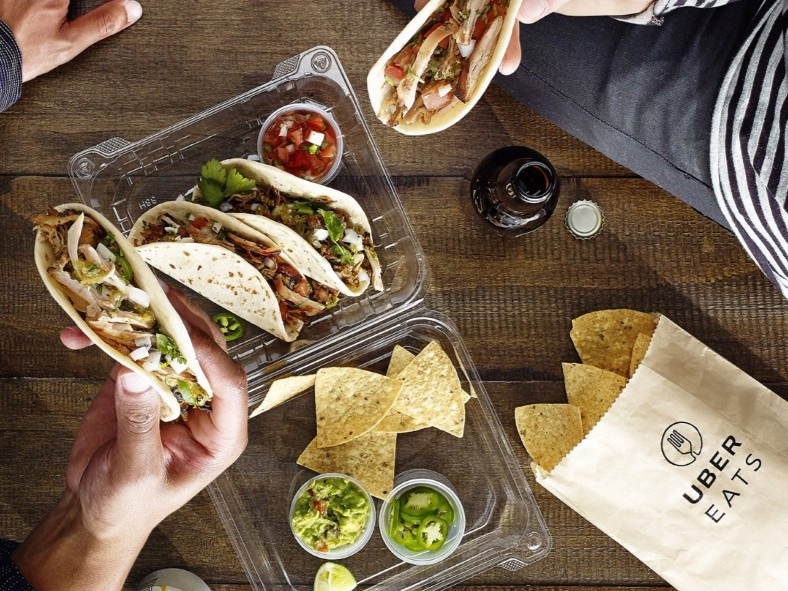 Рестораны в США запускают новые онлайн-бренды, чтобы привлечь клиентов и повысить продажи