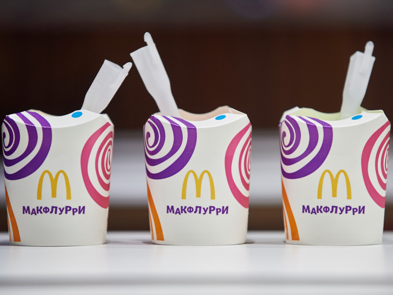 Макдоналдс в России протестировал более экологичную упаковку для своих продуктов