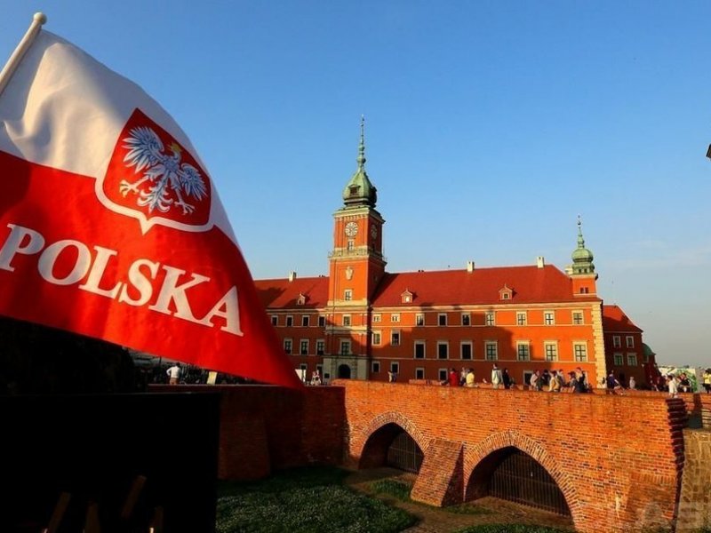 В Польше введут ограничения на работу ресторанов и кафе