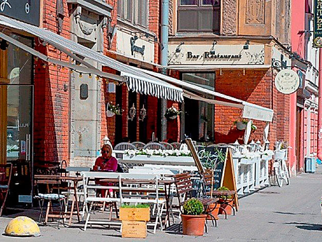 На улице Рубинштейна прошел пикет против баров и ресторанов