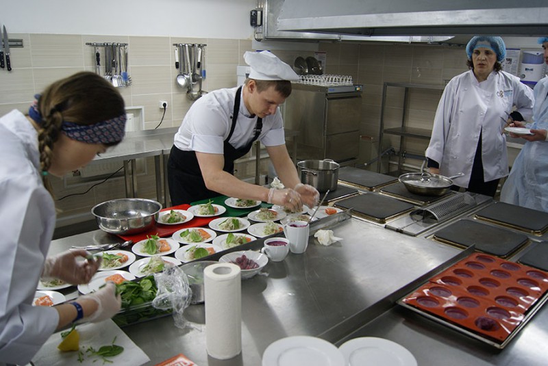 СПбГЭУ приглашает абитуриентов поступать учиться на Кафедру гостиничного и ресторанного бизнеса