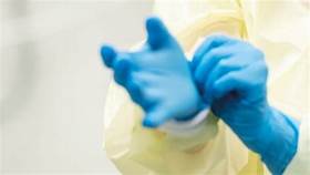 Бизнес просит отменить перчаточный режим в Петербурге и снять ограничения на заполняемость фуд-кортов