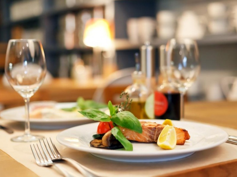 Ресторанный бизнес признан одной из наиболее пострадавших сфер в стрит-ритейле в 2020 году