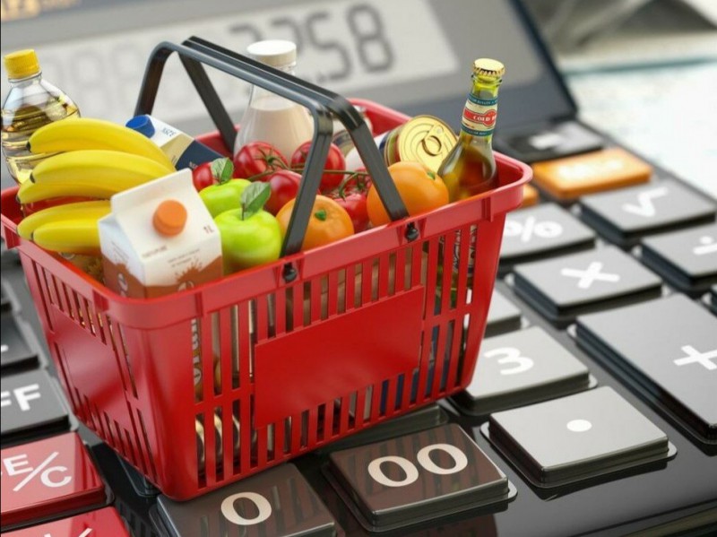 Из-за кризиса и падения доходов траты россиян на еду возрастут