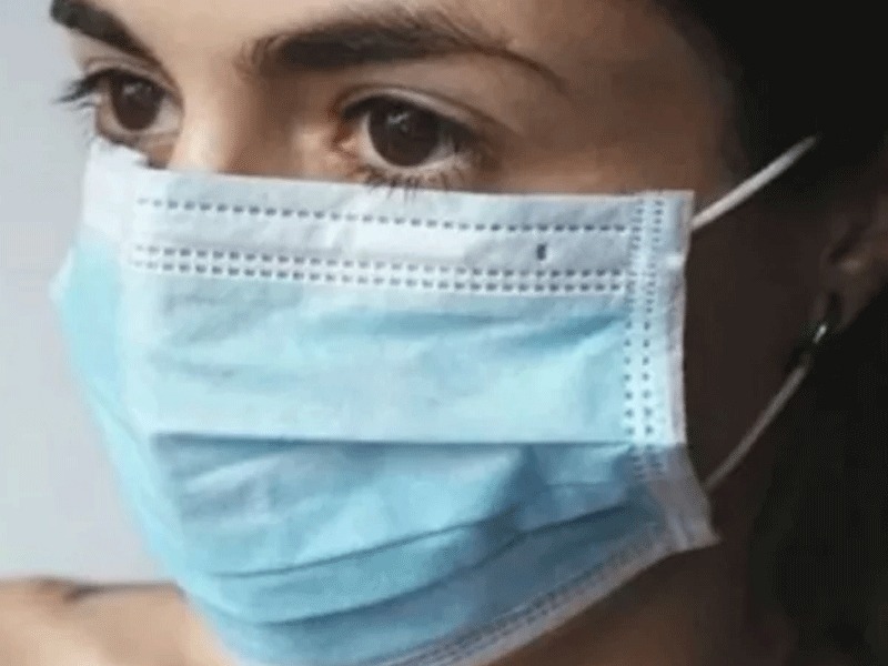 Как работают в масках сотрудники кафе и ресторанов