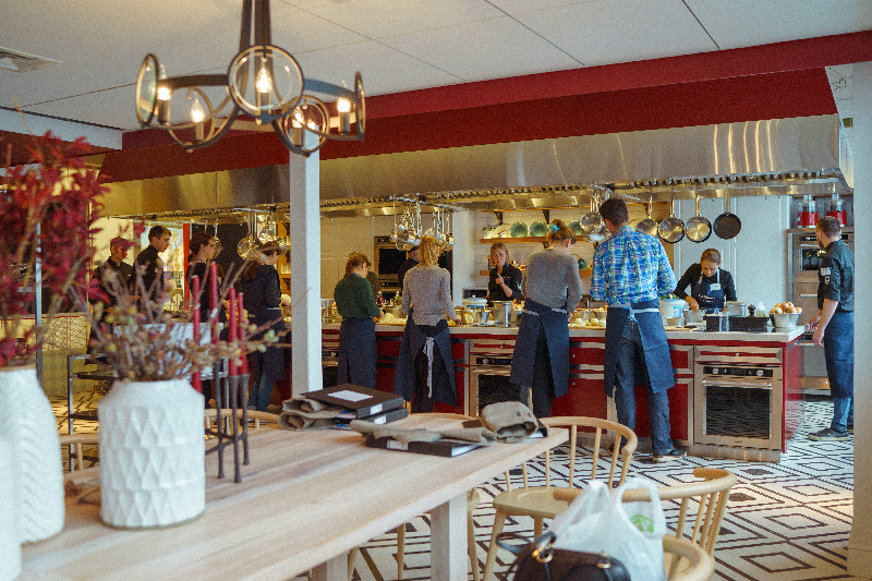 Novikov School открыла бесплатный доступ к видео-урокам