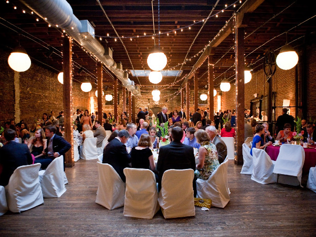 Утро после бала: как восстановить порядок в заведении и сколько это стоит