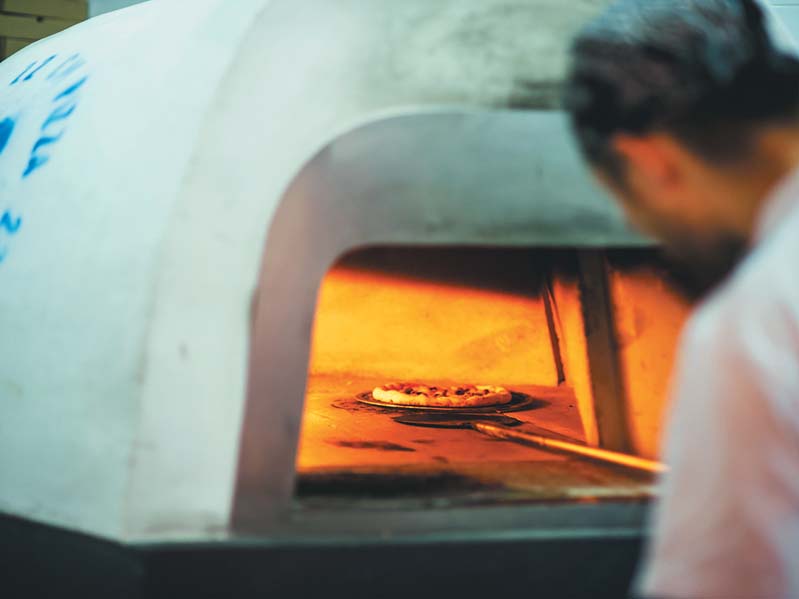 Пиццерия: стандартной пиццей сегодня не обойтись