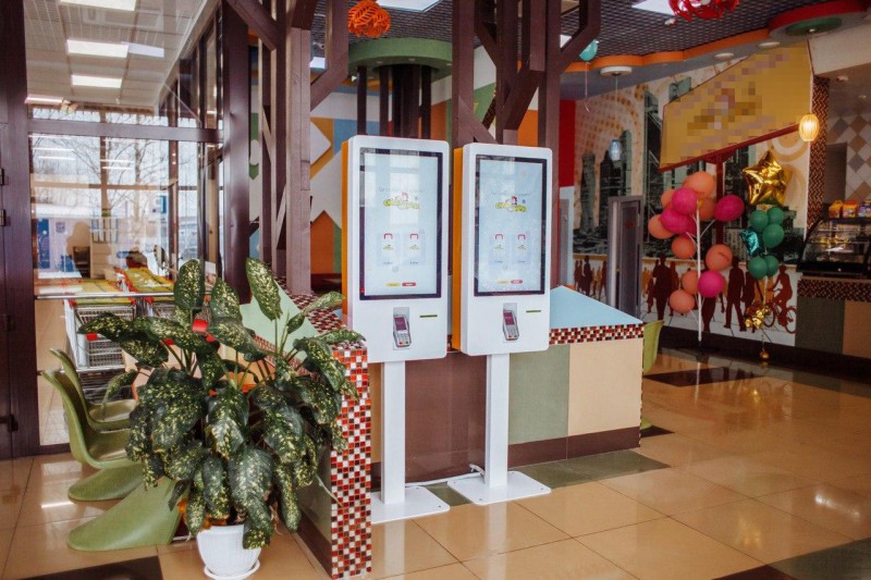 Терминалы самообслуживания уже установлены во всех крупных сетях общественного питания — пора получить свой инструмент для преимущества перед конкурентами!