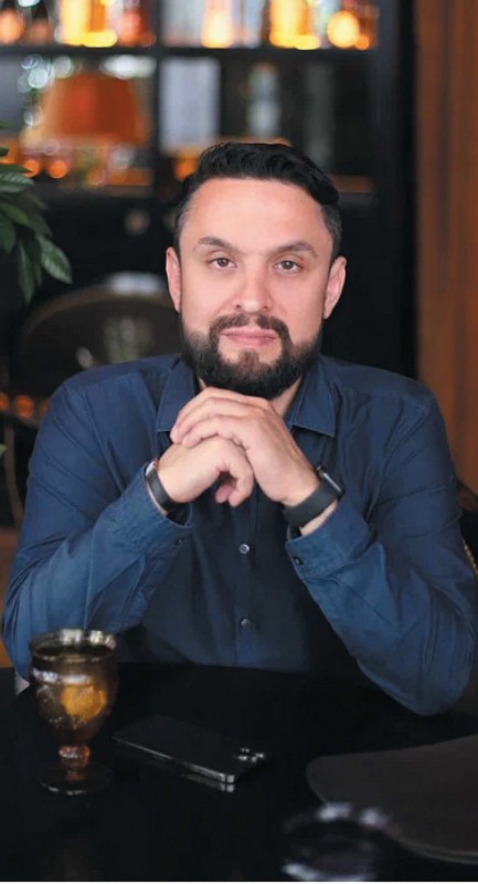 Альберт Салиев. Шефы уделяют  большое внимание  классной и удобной  униформе