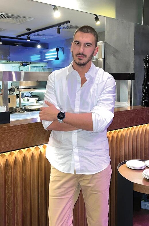 Лев Монахов: Одеваем работников кухни по новым правилам