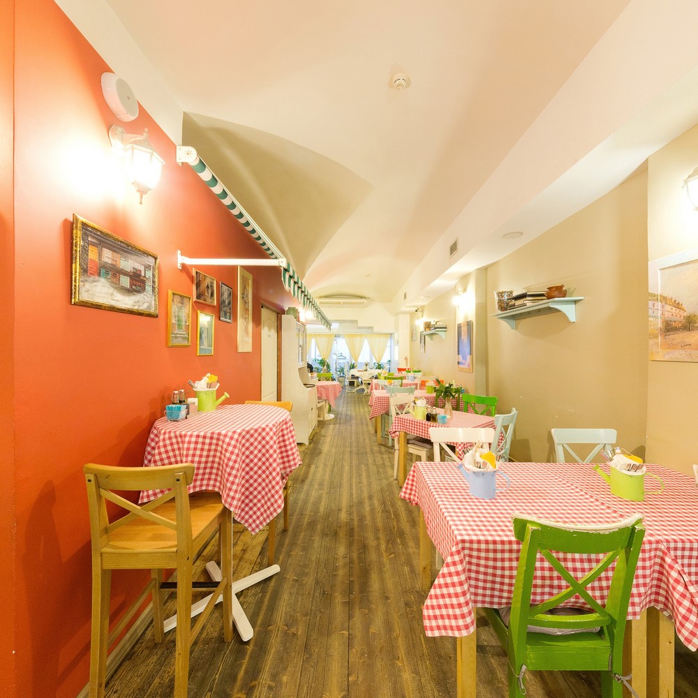 Caffe Italia. Зал Vespa