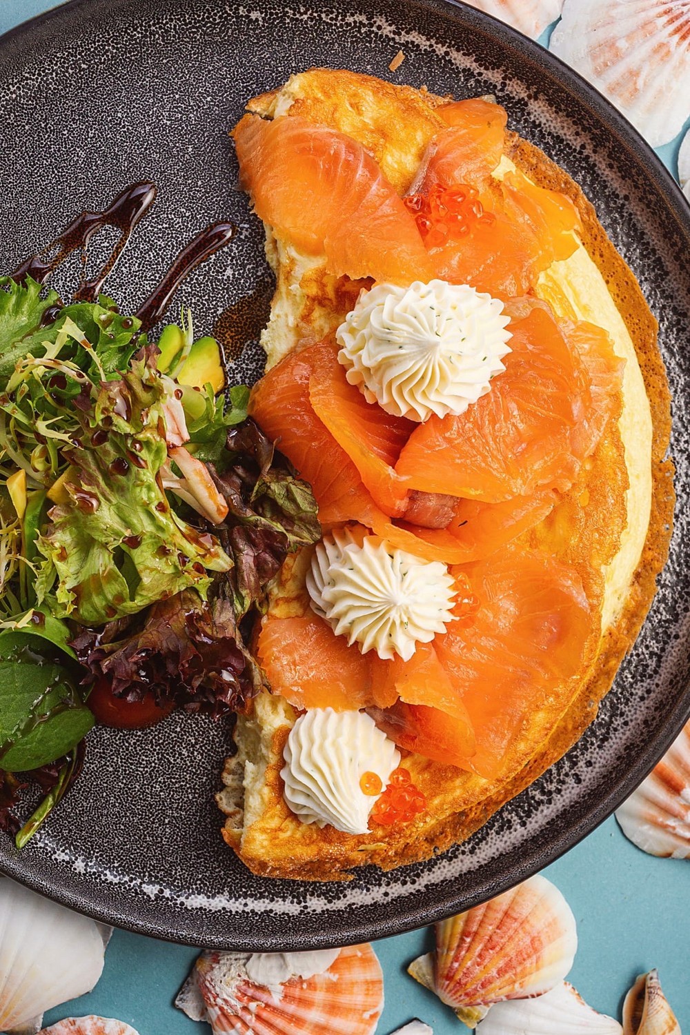 Паруса на море