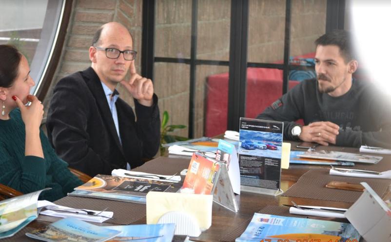 Пётр Лошаков, бренд-шеф ресторанной группы PARUSA RMC знакомит участников форума с кухней ресторана