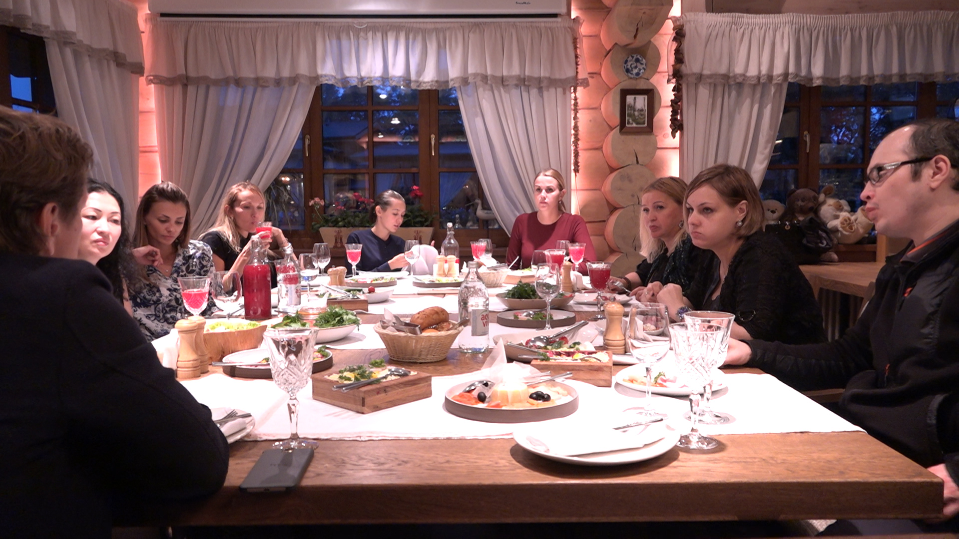 Застолье в ресторане "Русская рыбалка"